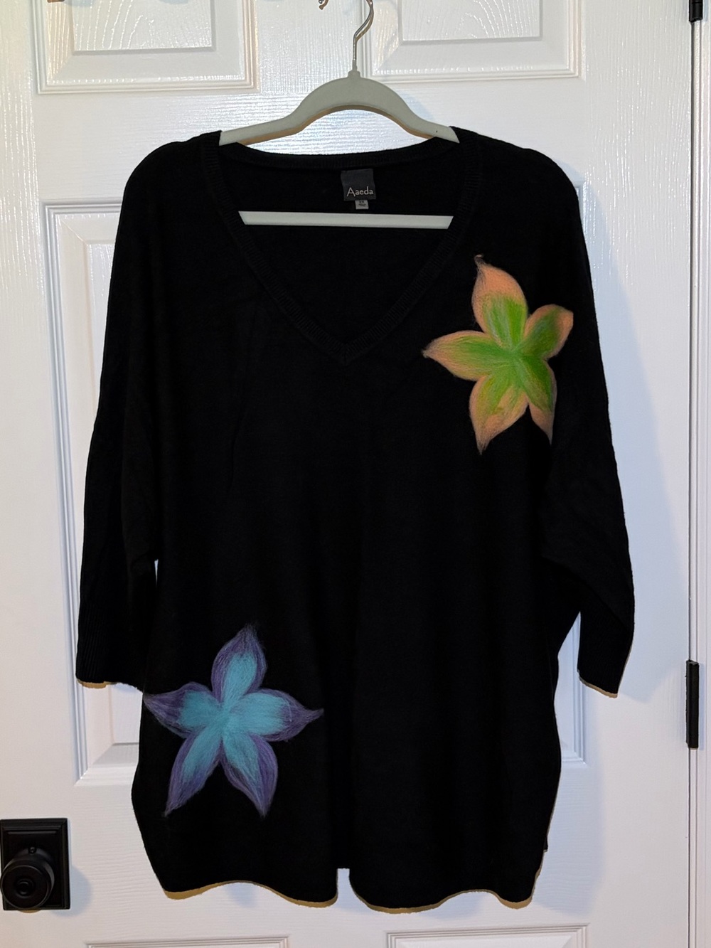 NWOT Aaeda Super Soft Black V-Neck Pullover Sweater with Floral Accents. XL-2X